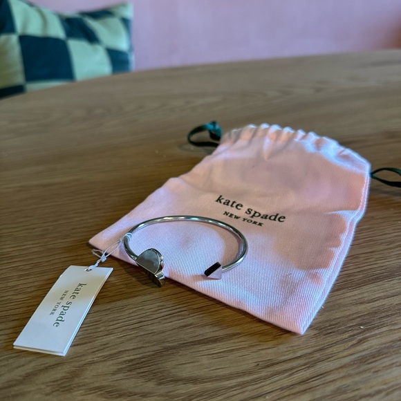 Kate Spade New York Bracelet Heart Arrow Heritage Flex Cuff Silver Tone - Picture 1 of 6
